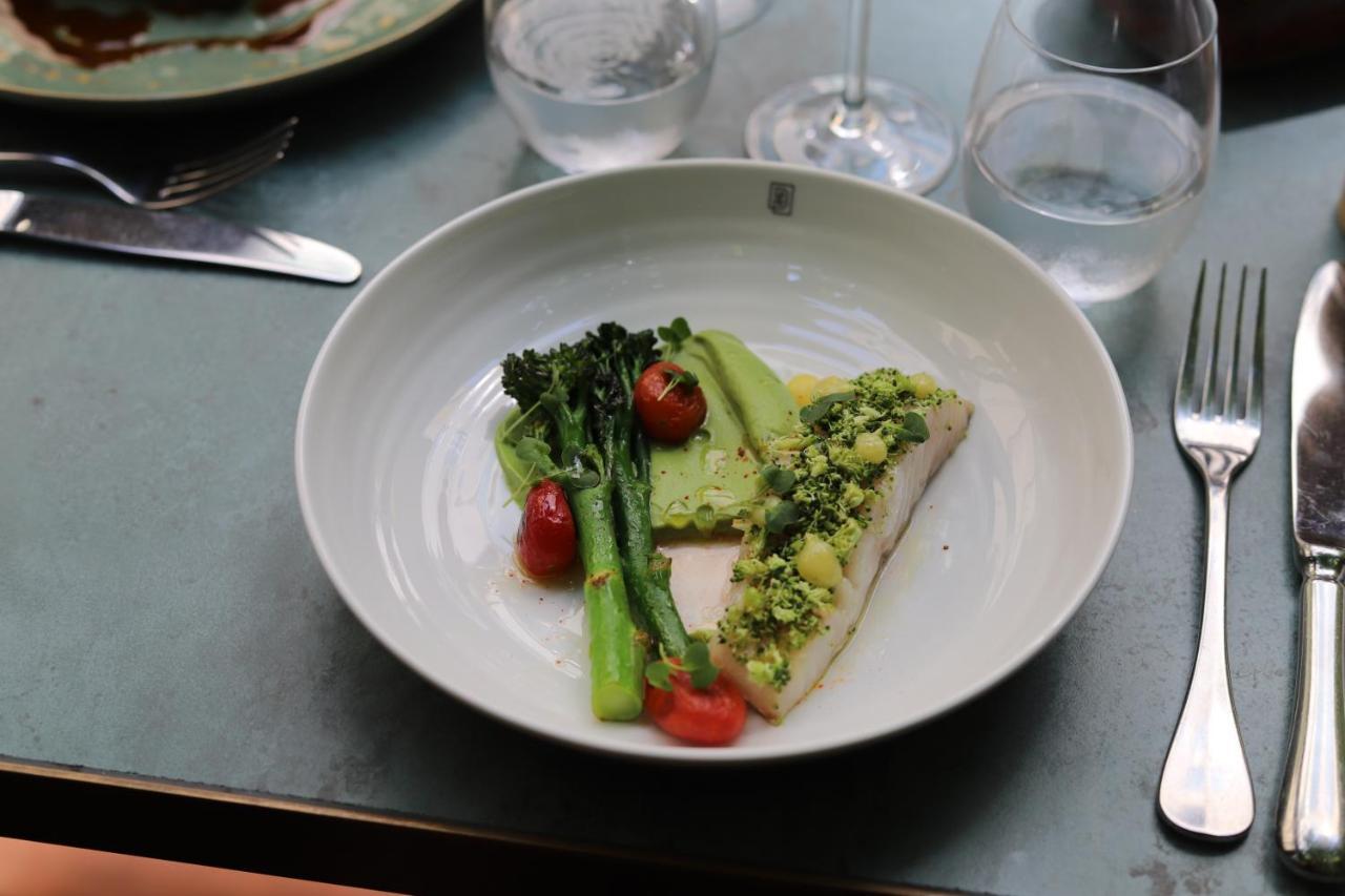 Maison Breguet Paris Exterior foto A dish at the restaurant