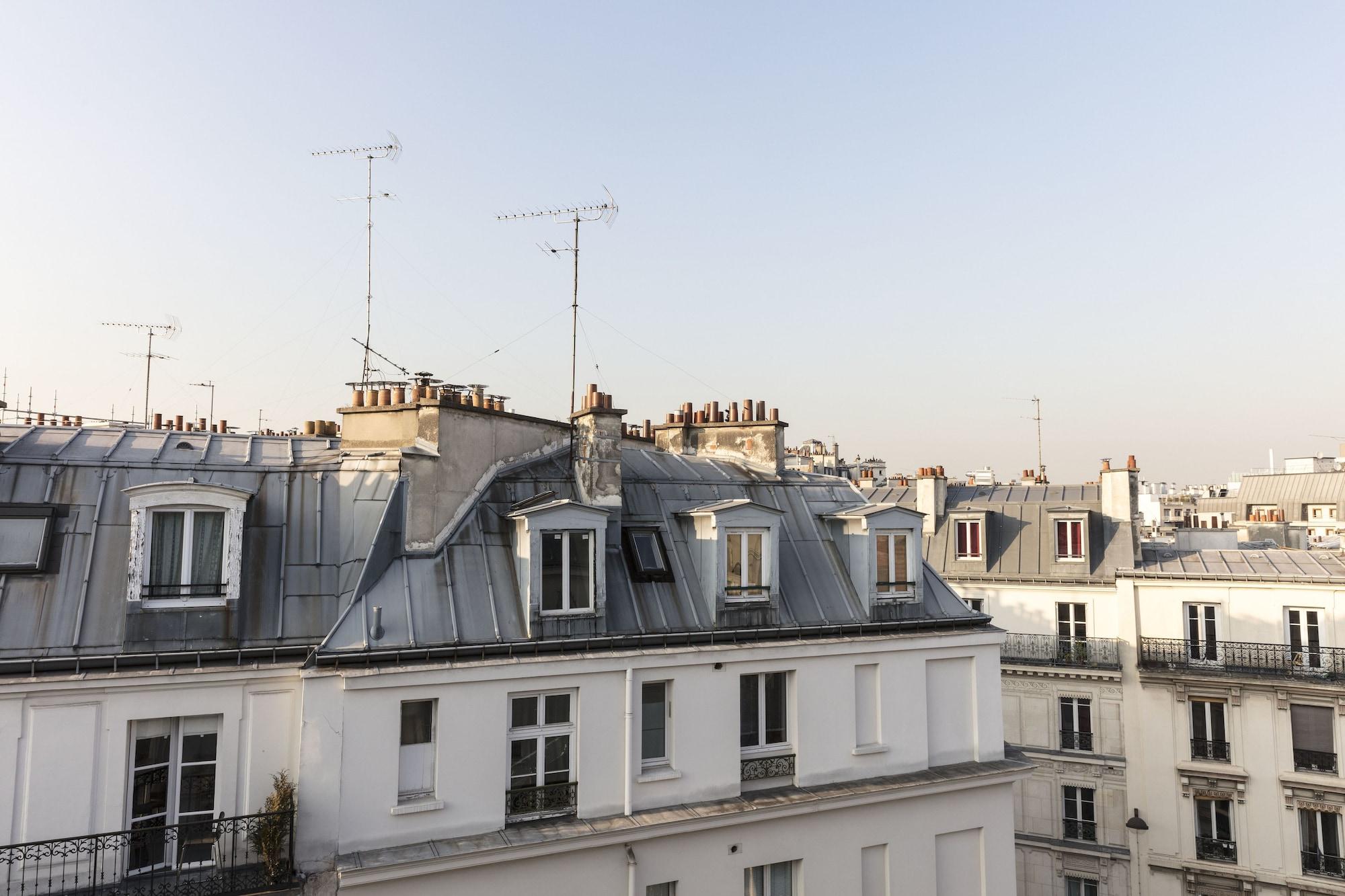 Maison Breguet Paris Exterior foto The roofs of Paris